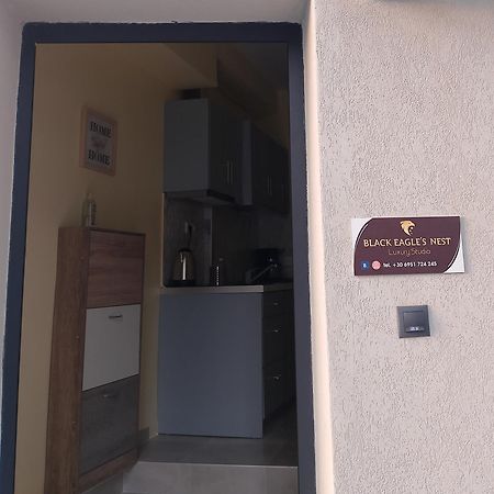 Black Eagle'S Nest Drama Exterior photo